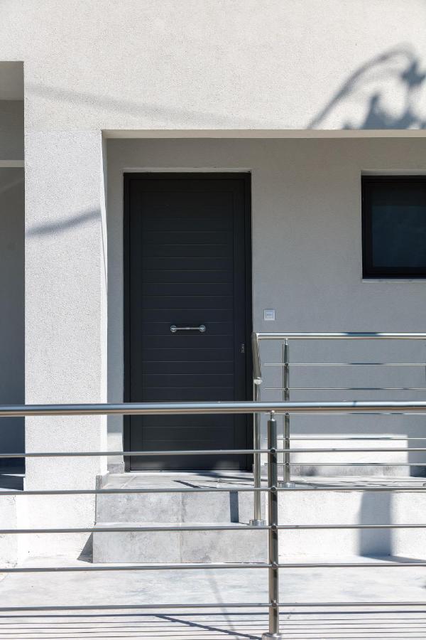 Greek Sky - New Modern Apartment With Shared Pool Tavronitis Exterior foto